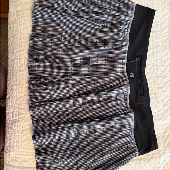 Lululemon Athletica Black and White Pleated Tennis Skirt 13” length - Picture 3 of 6